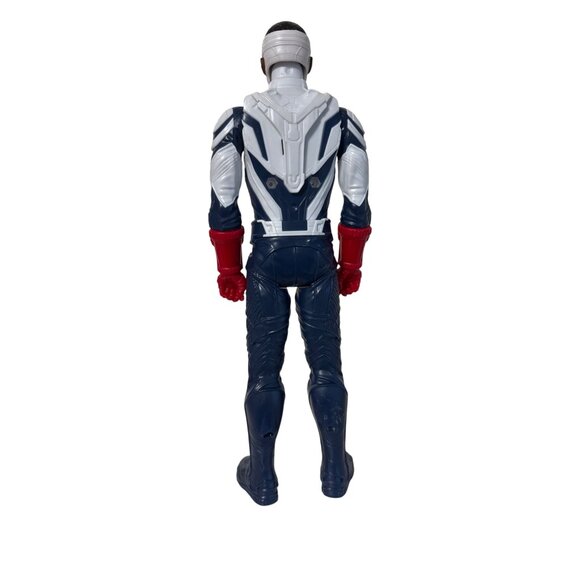 2021 Marvel Titan Hero Series figure Sam Wilson as Captain America - Picture 3 of 7